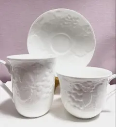 新品未使用】WEDGWOOD ストロベリー＆バイン サラダソーサー ペア
