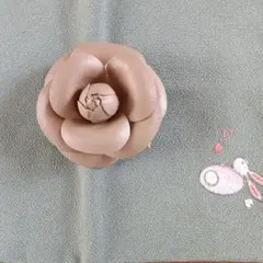 花形ブローチ ベージュ サイズ2