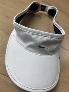 Nike Fit ホワイト バイザー　ランニング用