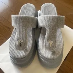❗️早い者勝ち❗️YELLO 【完売品】厚底サンダル グレーSのサムネイル