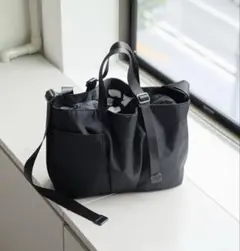 イアパピヨネ　アジャスタートート　横型　ブラック