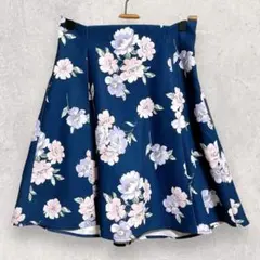 マジェスティックレゴン 花柄フレアスカート M ネイビーのサムネイル