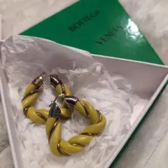 BOTTEGA VENETA イエロー フープピアスのサムネイル
