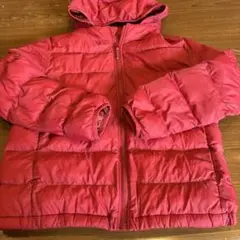 赤フード付きダウンコート