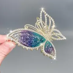 蝶々　ヘアクリップ　オーロラ　キラキラ　ヘアアクセ　ドレス　結婚式　推し活
