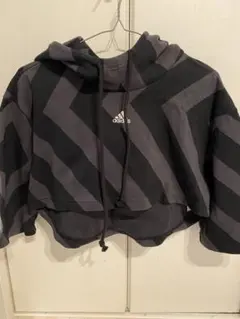 adidas クロップドパーカー Mサイズ 黒/グレー