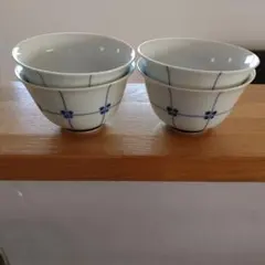 白山陶器　レトロな染付梅紋 湯のみ4客