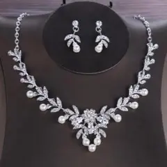 B36 結婚式 ネックレス ピアス・イヤリング　二点セットブライダル パーティー