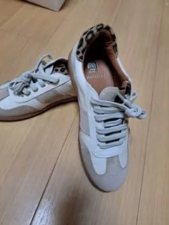 Sneakers qusheli クシェリ QUSHELI ローカットレースアップレザースニーカー ブラックコンビ -レディースシューズ・靴の公式通販サイト ハーモニープロダクツ 極美品 Bloque 本革 レースアップ スニーカー黒 サイドファスナー