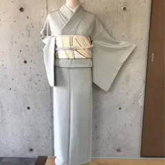 グレー 色無地 着物 紋意匠 一つ紋付 未使用 楽天市場】色無地 紋意匠 吉祥松文 灰青紫色【反物1反・胴裏1枚・共色