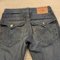 Item thumbnail for item ae995f7e-acb2-439a-8c2e-962b4ed66062