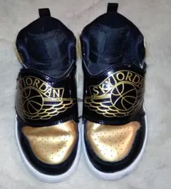 Item thumbnail for item 05a8bddd-d6b6-4d2a-8594-045ec32819eb