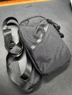 黒 ナイロン キルティングショルダーバッグ