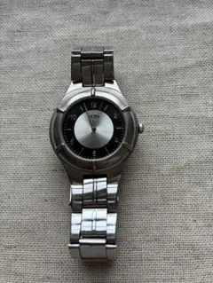 Guess アナログ腕時計 シルバー/ブラックのサムネイル