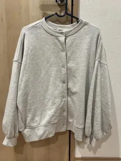 グレー カーディガン
