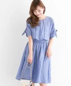 美品✨定価1.4万❤️　麻　青　ロッソ　リボンスリーブギャザーワンピースのサムネイル