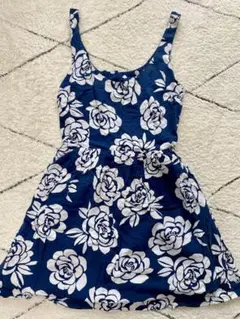 Abercrombie & Fitch バックオープンのサムネイル