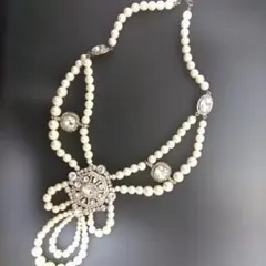 ホワイトパールもどきビジュー付きネックレス