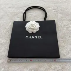 CHANEL ショップ袋 黒 白い花