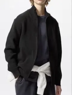 ユニクロ　ミドルゲージフルジップセーター　黒Ｌ