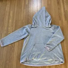 フード付き パーカー