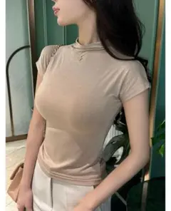 qung ハイネックトップス