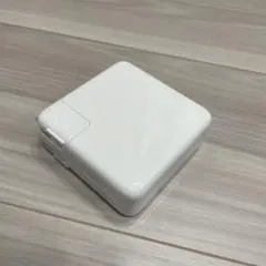 Apple 純正 61W USB-C 電源アダプタ（充電器）