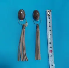 タッセル付き イヤリング ブラウン系
