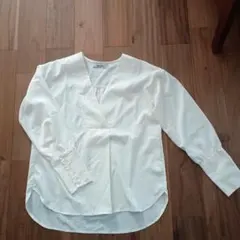 ホワイト Vネック 長袖ブラウス Fサイズ　ナノ・ユニバース