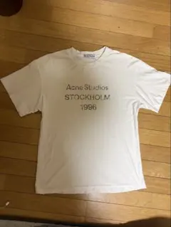 acne studious Tシャツ
