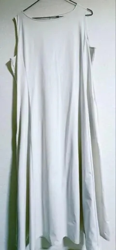 【3XLサイズ】新品 ユニクロ ウルトラストレッチエアリズムワンピース ホワイト