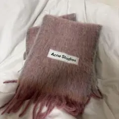Acne Studios ピンク マフラーのサムネイル