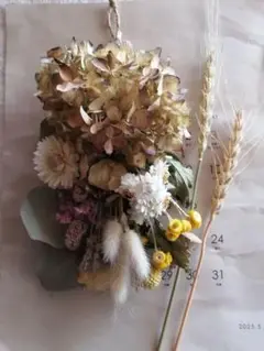 ③　ナチュラルスワッグ　ドライフラワー　くすみ色が可愛い