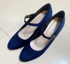 ストラップパンプス