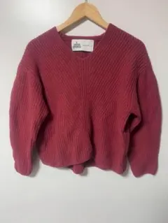 グリーンレーベルリラクシング　リブ編みVネックセーター 赤