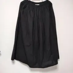 m.m.o. ロングフレアースカート 黒地に黒糸で植物刺繍入り