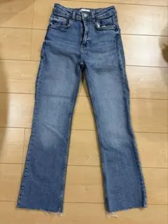 ZARA ライトブルーフレアパンツ デニム パンツ ジーンズ