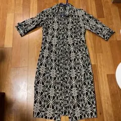 ZARA BASIC 幾何学模様 半袖膝下ワンピース Mサイズ