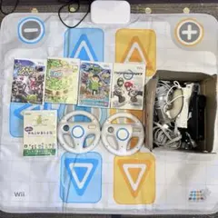 Wii本体、ソフト5本、ハンドル付き.ファミリートレーナーマット