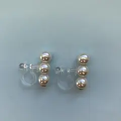 3連パールイヤリング