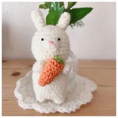 あみぐるみ　うさぎとにんじん　キーホルダー　編み物　ぬいぐるみ　ハンドメイド