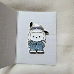 TREASURE はぴだんぶい ピンバッジ　ポチャッコ