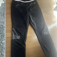 adidas ピステパンツ 黒