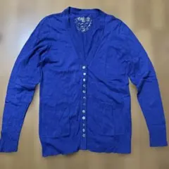 ネイビー ボタン付きニットカーディガン