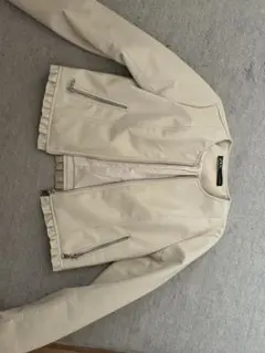 ZARA フリル　エコレザーノーカラージャケット クリーム