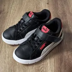 美品　PUMA キッズ レザースニーカー 黒×赤 18cm プーマのサムネイル