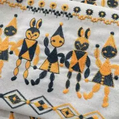 s4▼70×50cm▼リネン混刺繡生地▼キャラクター柄　高級感　アート風
