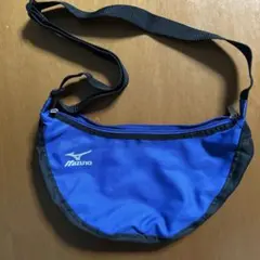 MIZUNOミズノハーフムーンショルダーバッグ超軽量　新品未使用のサムネイル