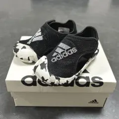 adidas ベビーサンダル 黒/白 カウ柄 ベビーサンダル 水陸両用