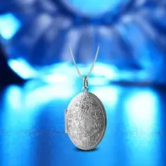 ロケットペンダント